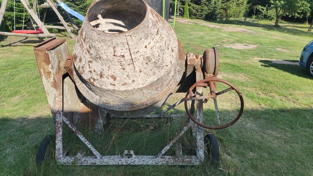 Duża Betoniarka  250 albo i wiekrza