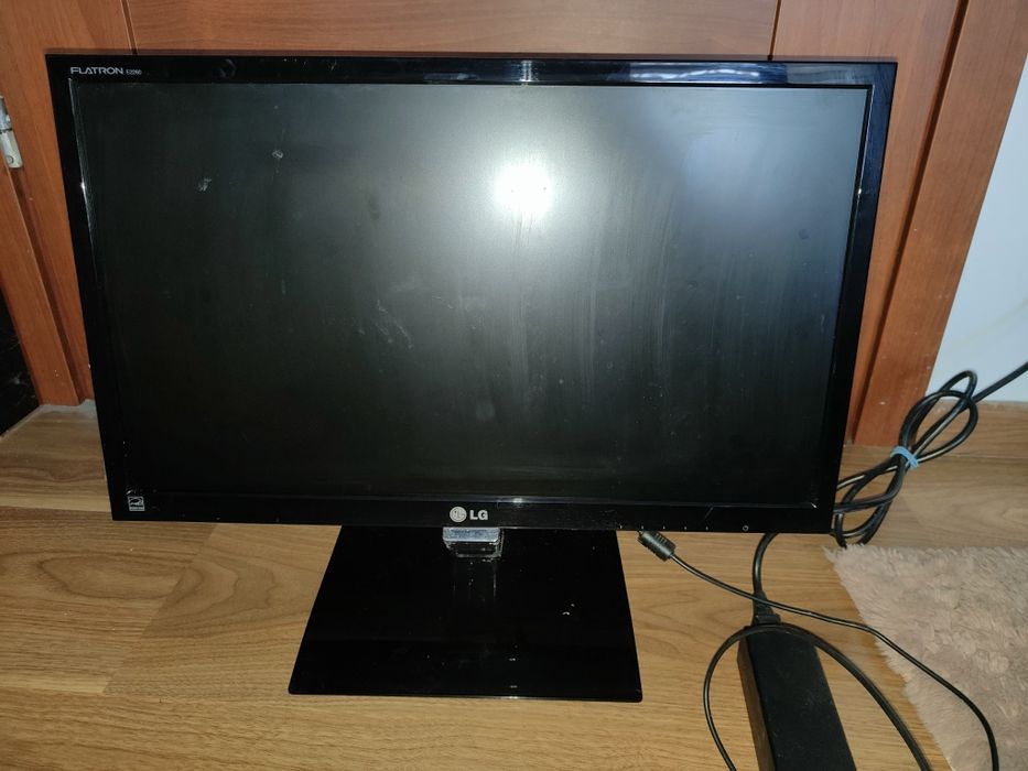 Monitor LG FLATRON E2260T 21,5'' + zasilacz