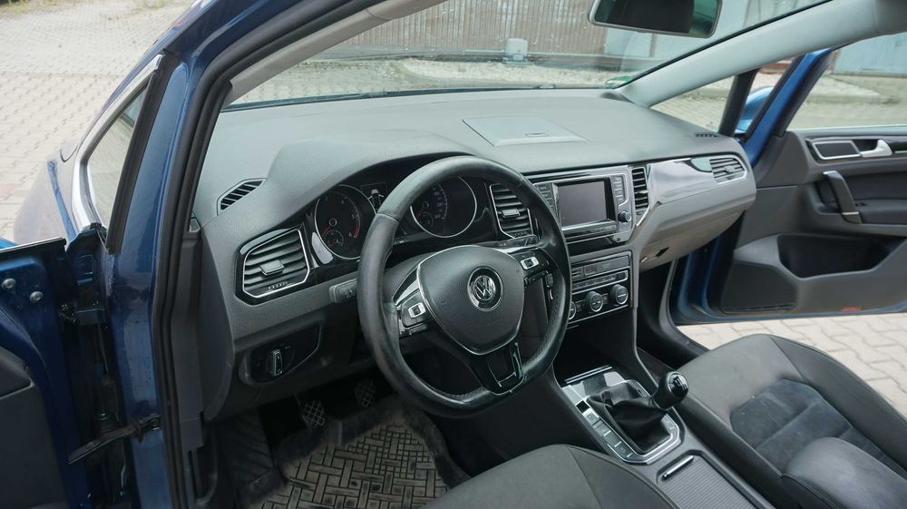 Volkswagen Golf Sportsvan elementy wnętrza słupki plastki