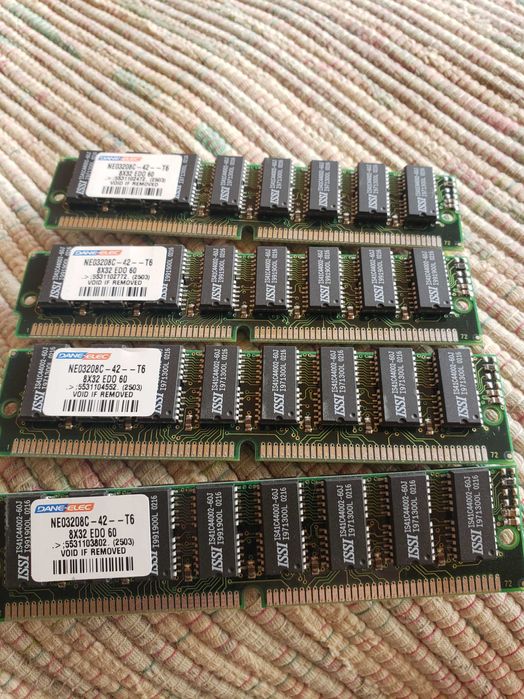 Equipamento informatico antigo