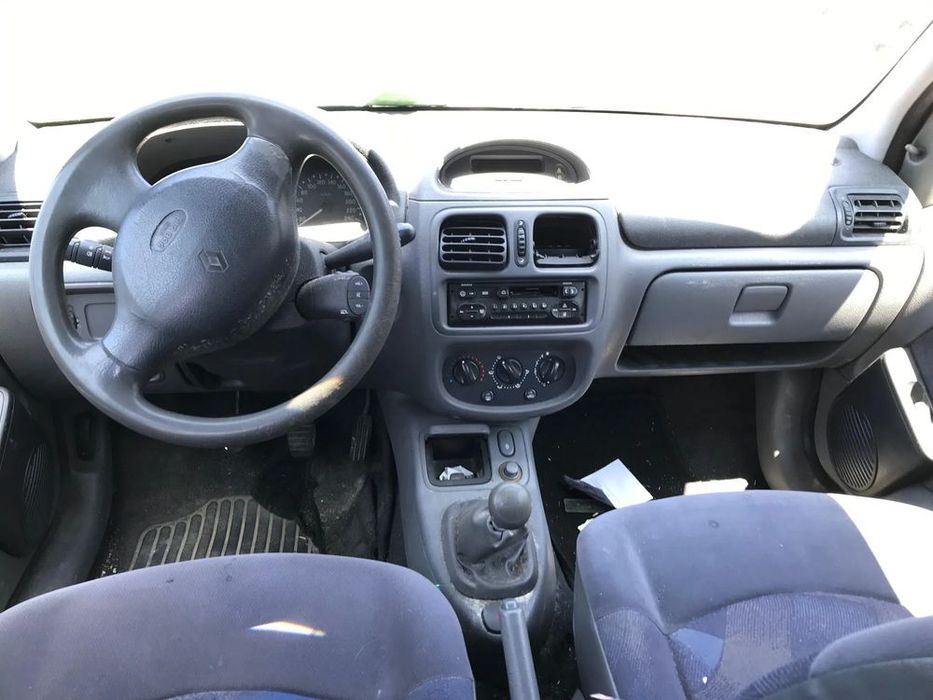 Renault Clio 1.2 5P 1999 - Para Peças
