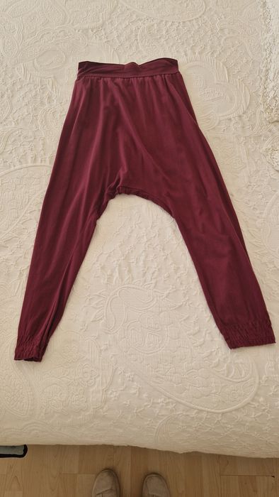 Calças bordeaux Pull & Bear tamanho M
