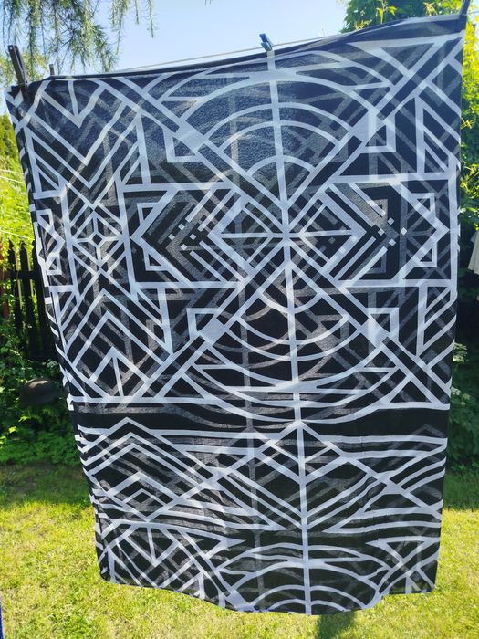 Komin czarno biały duży