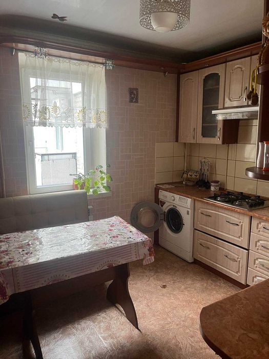 Здається 3-х кімнатна квартира.