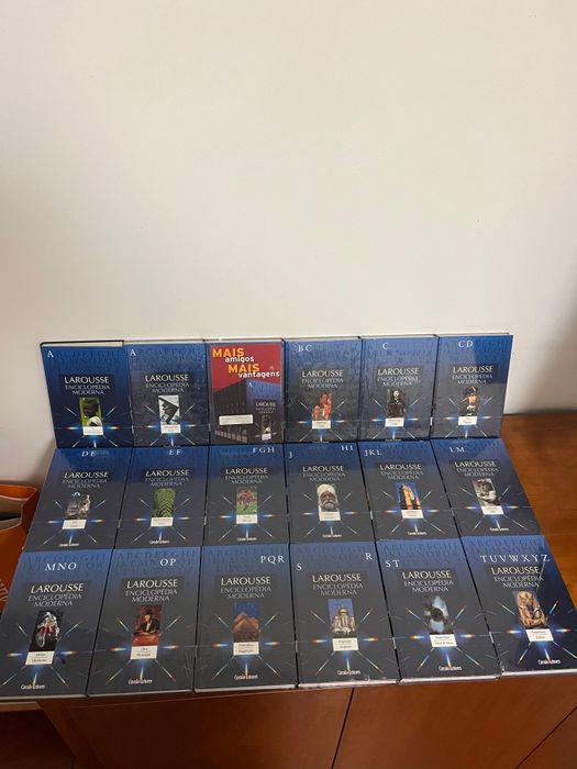 Larousse Enciclopédia Moderna (18 Vols) - SELADOS
