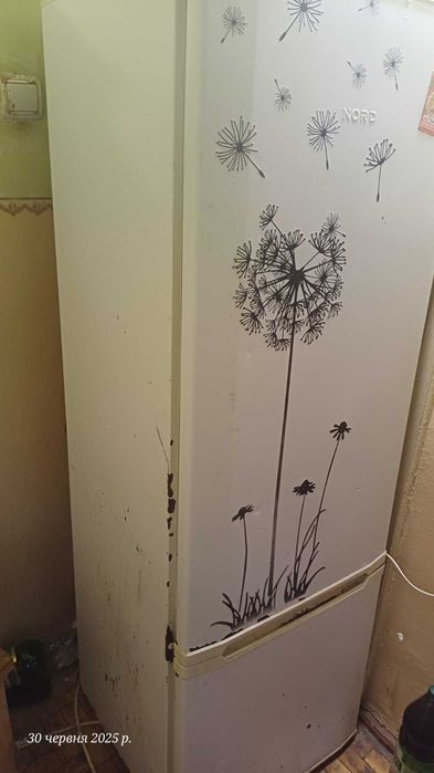 Продам холодильник