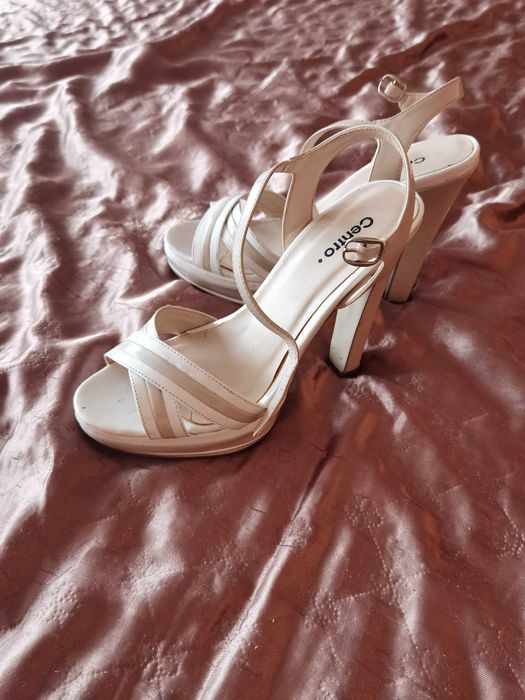 Centro szpilki obcas białe 39 wysokie