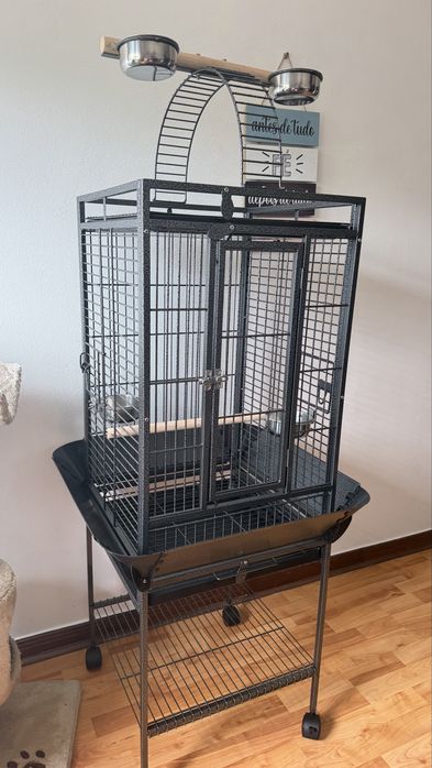Gaiola grande para passaros