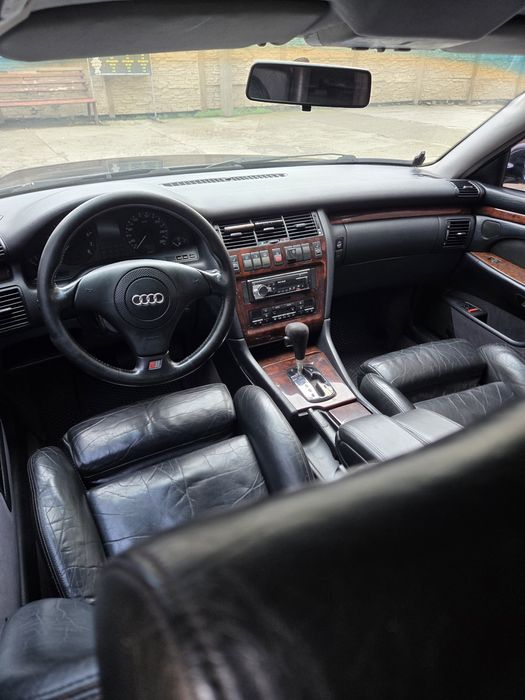 Audi A8 4.2 V8 газ/бенз quattro