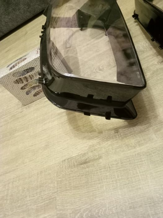 Скло фари BMW X3 E83 2004-2010