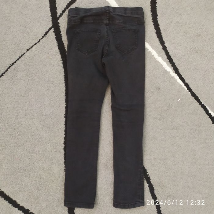 Czarne tregginsy hm 110