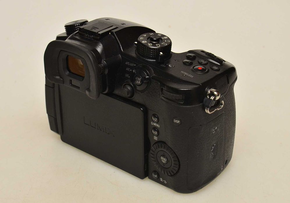 Aparat fotograficzny PANASONIC LUMIX DC-GH5 BODY