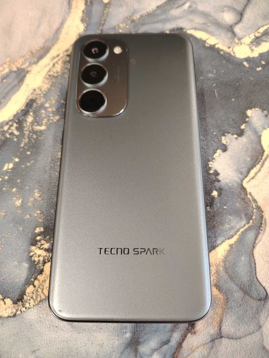 Продам Tecno Spark 40 Pro Plus  16/256gb. оригинал , цвет черный .