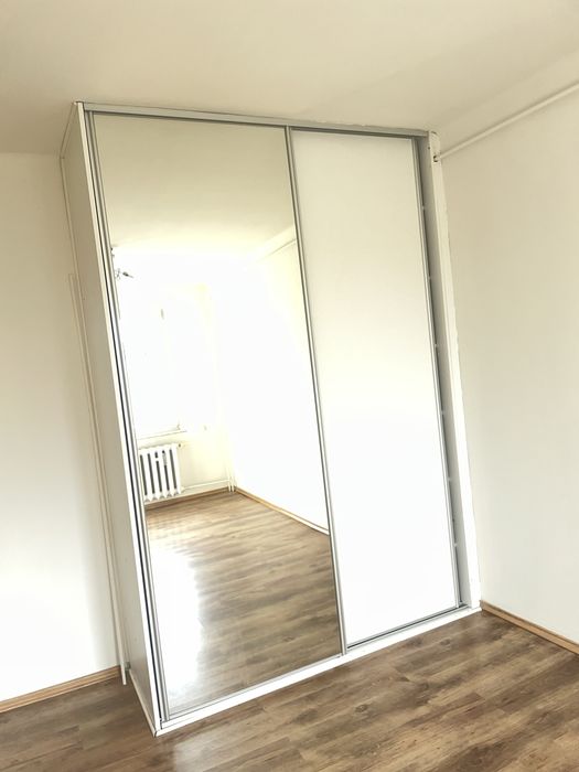Mieszkanie  -3 pokoje  57m2. 4pietro