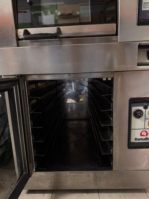 Forno de pão e arca