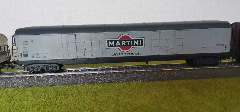 Comboio Vagoes fechados ho 1:87 lima e Piko