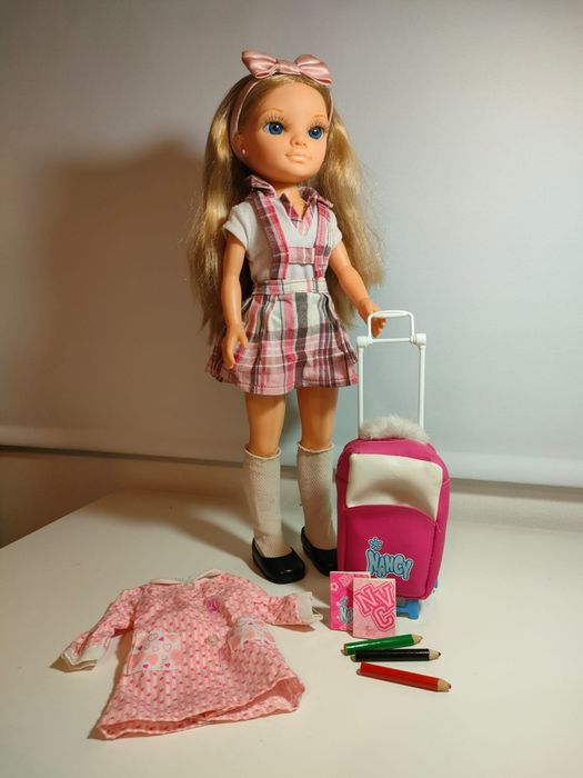 Nancy Escola Boneca