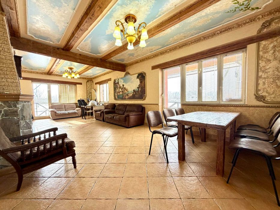 Просторий будинок для великої родини  с. Добряни, вул.Б.Хмельницького