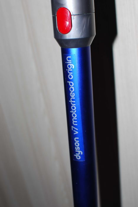 Odkurzacz Dyson V7 Motorhead sprawny z osprzętem .