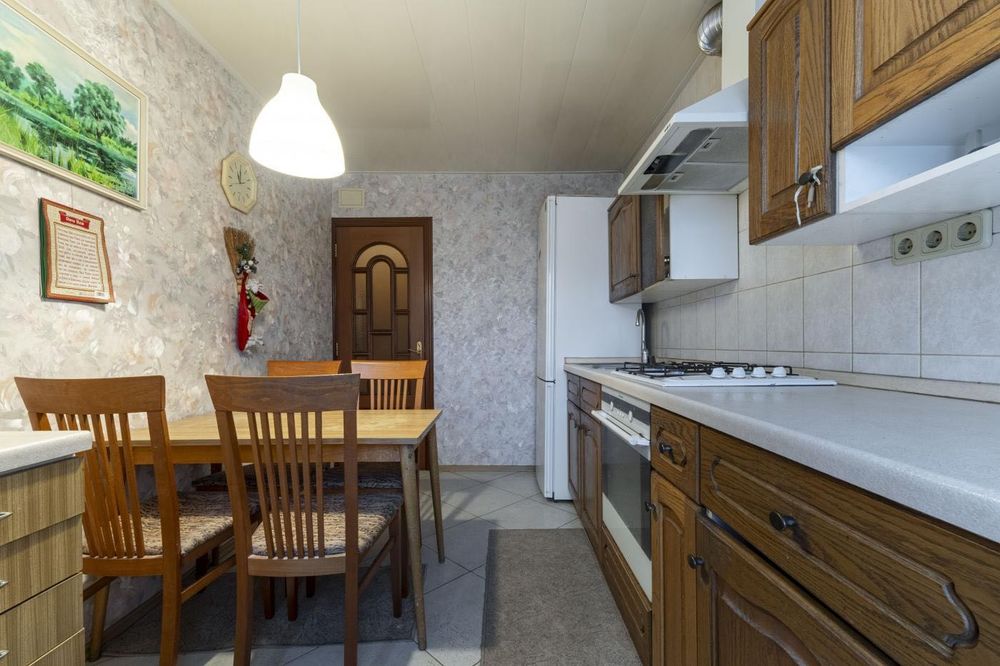 Продаж 3к квартири Київ, Верховинна 87 (метро Житомирська)