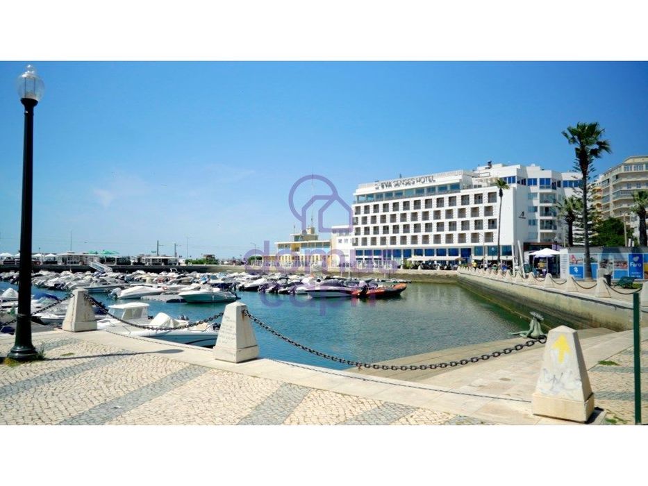Apartamento T3 com Estacionamento em Faro -