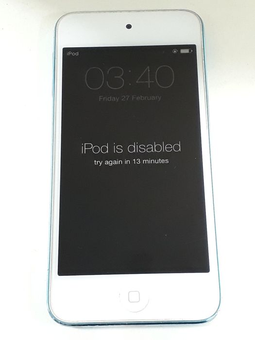 Apple iPod A1421  (64gb)