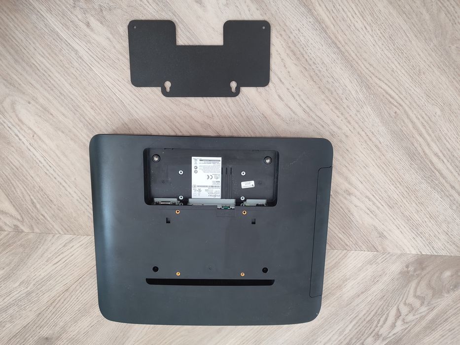 Monitor Fujitsu do monitoringu/zawieszenia