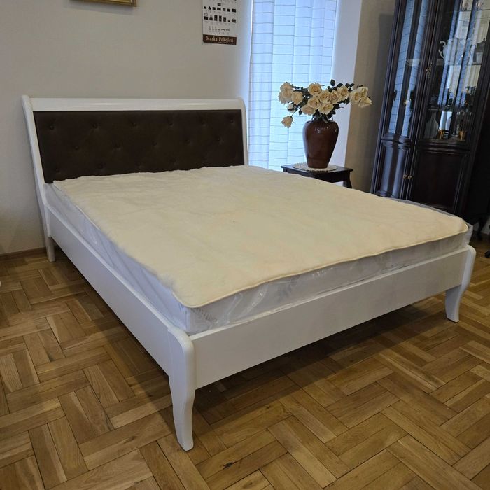 Klasyczne białe łóżko + skóra naturalna NEPTUN Taranko -40%