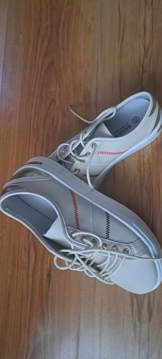 Sneakersy beżowe numer 38