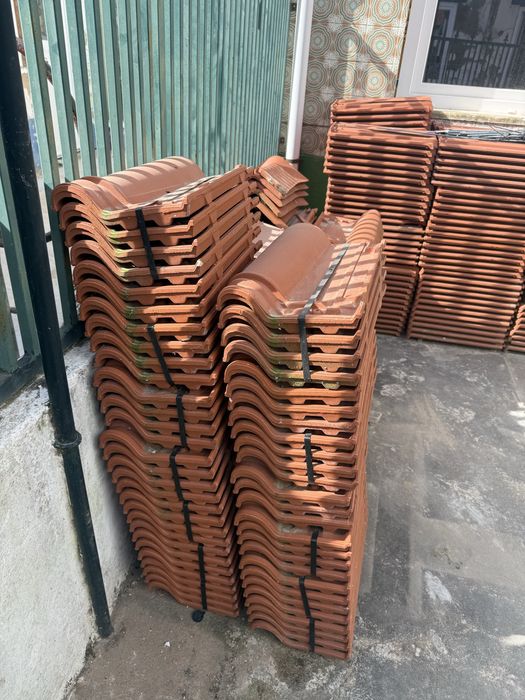 Vendo Telhas Novas marselha e hidrofuga