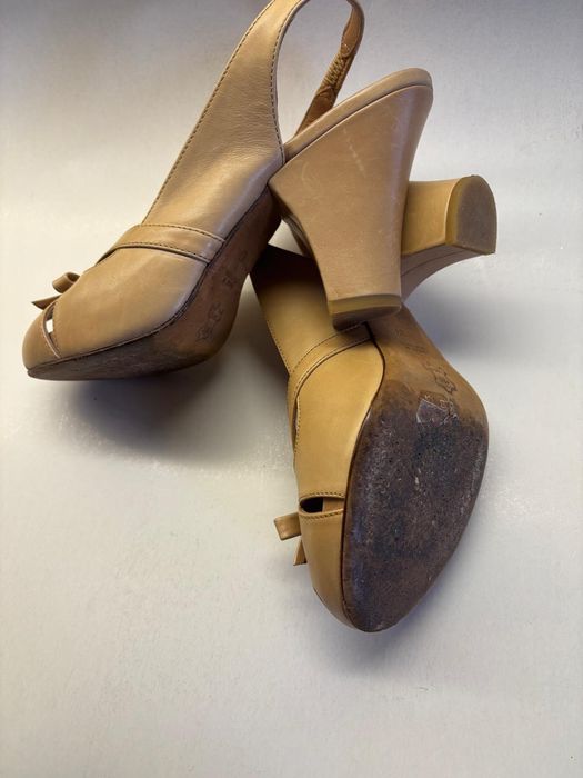 Sandalias Beje tamanho 37