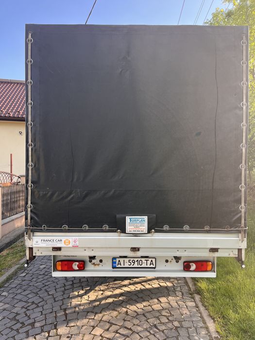 Оренда буса Renault Master