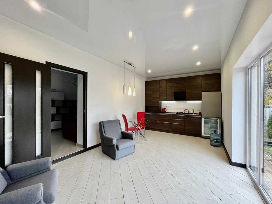 !!!Гарна пропозиція. Продаж будинку на два входи по вул.Квітневій