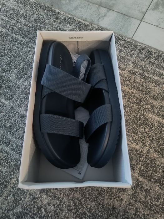 Sandałki firmy jenny faire,rozmiar 39, kolor granatowy