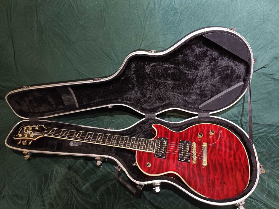 Epiphone Les Paul Prophecy GX z walizką.
