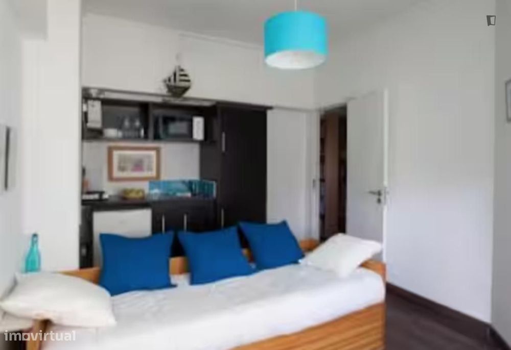 Quarto - localizado em Olaias Lisbon