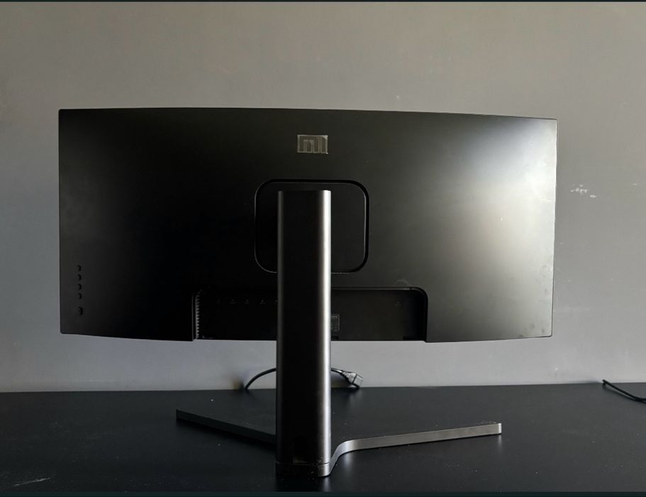 Monitor zakrzywiony