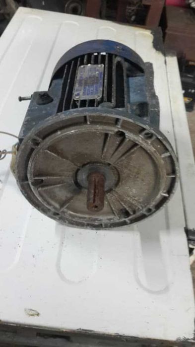 електродвигун 220вольт 1850Вт 3000об.