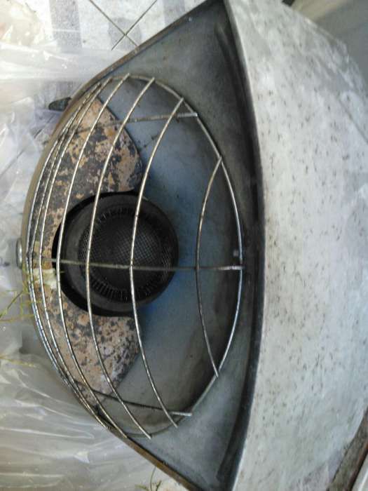 Aquecedor a petróleo antigo