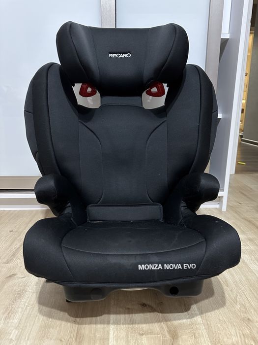 Автокрісло RECARO Monza Nova EVO Seatfix(Core Deep Black)