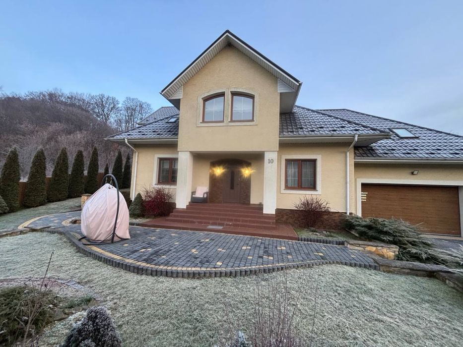 Елітний будинок Бережани. 291кв.м, 5кімнат. Сучасний ремонт.