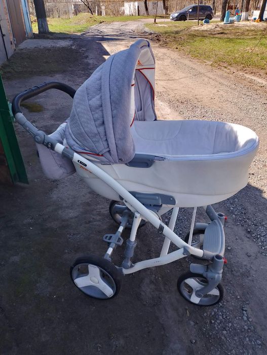 Продам коляску разом з автокріслом