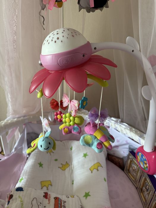 Мобіль проєктор на кроватку!