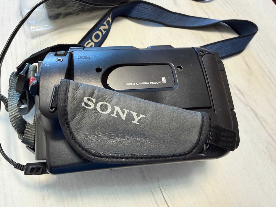 Відеокамера Sony CCD-TRV27E