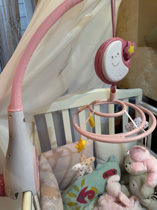 Продам мобиль chicco состояние идеальное