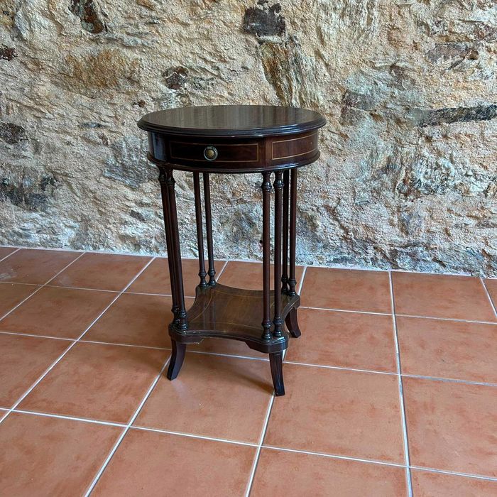 Mesa de Apoio Clássica Pé Alto