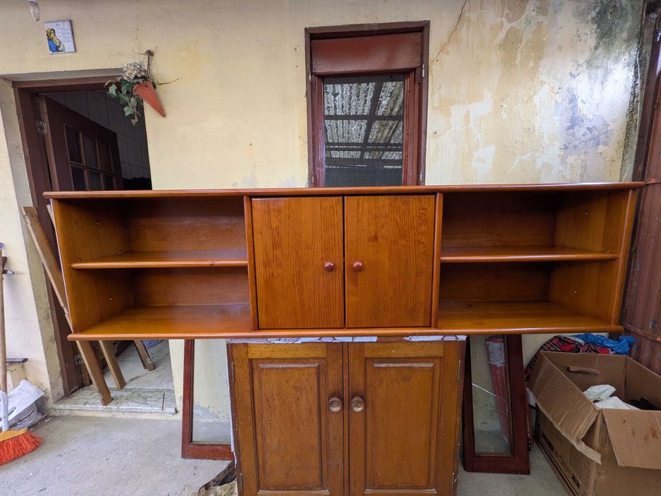 vendo quadro  + mobília de quarto + armário + cama + vitrine