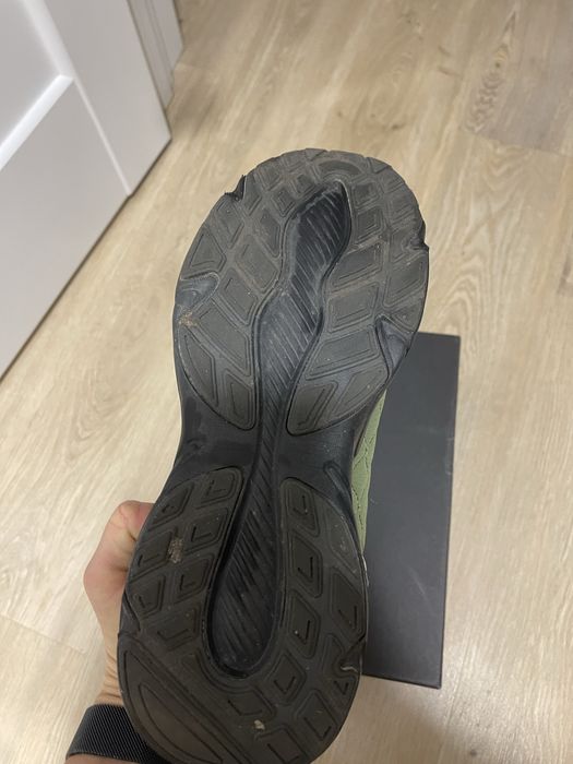 Продам кроссовки мужские Versace