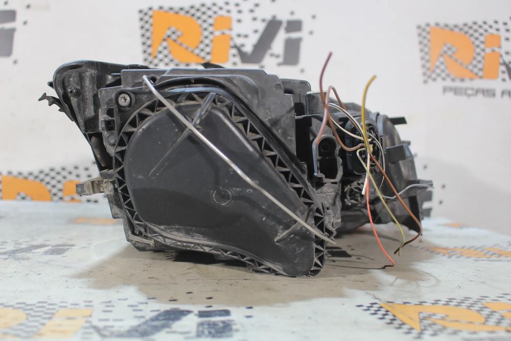 Ótica / farol esquerda AUDI TT (8J3)