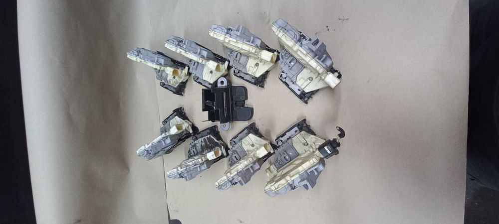 Замок двери Passat B6 замок дверей пасат Б6 передній задній, ляда